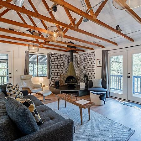 The Pine House - Cozy Mid-Century Modern, Pet-Friendly Villa Eksteriør bilde