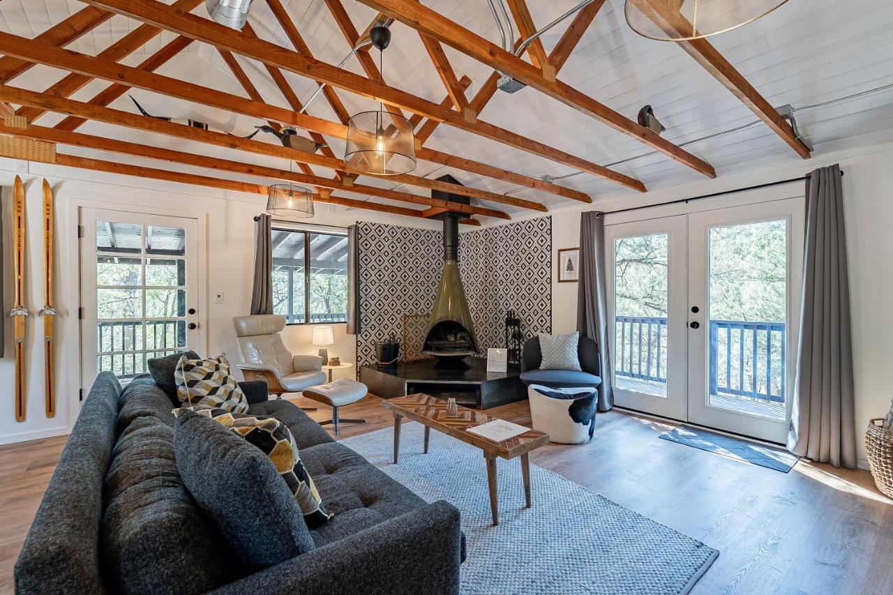 The Pine House - Cozy Mid-Century Modern, Pet-Friendly Villa Eksteriør bilde