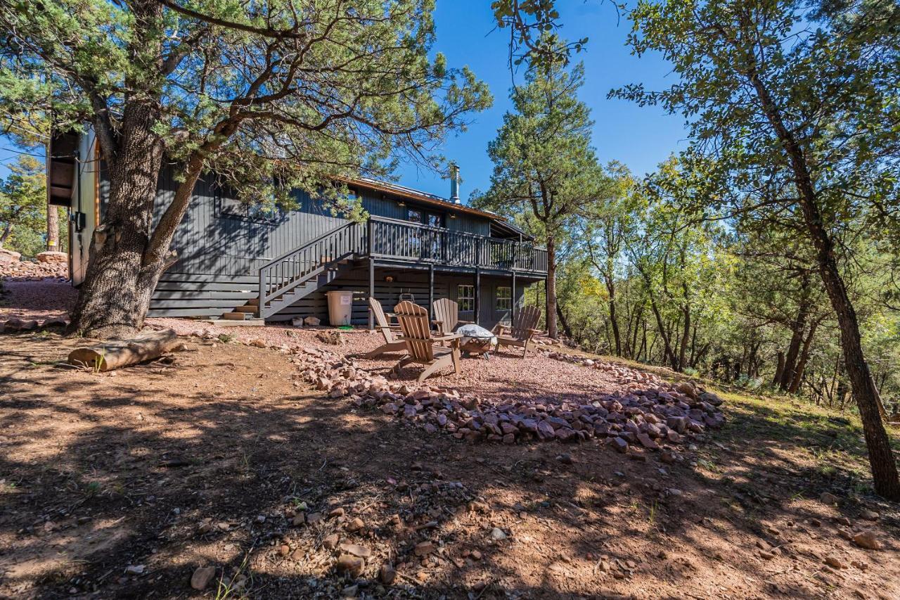 The Pine House - Cozy Mid-Century Modern, Pet-Friendly Villa Eksteriør bilde