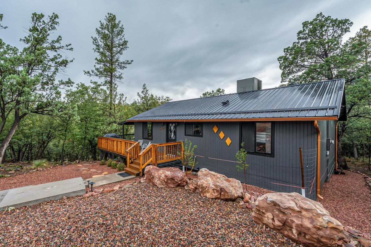 The Pine House - Cozy Mid-Century Modern, Pet-Friendly Villa Eksteriør bilde
